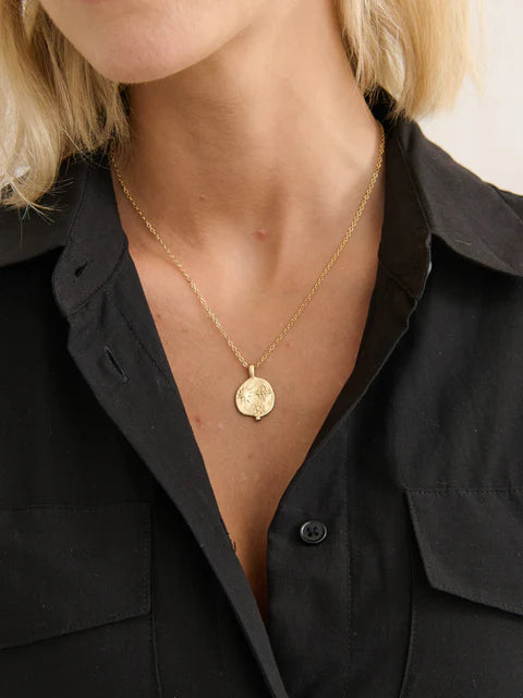 OCEAN COIN CHARM NECKLACE - GOLD