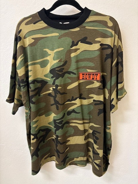 CAMO HOWDY TEE