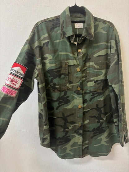 CAMO SHACKET WITH PATCHES