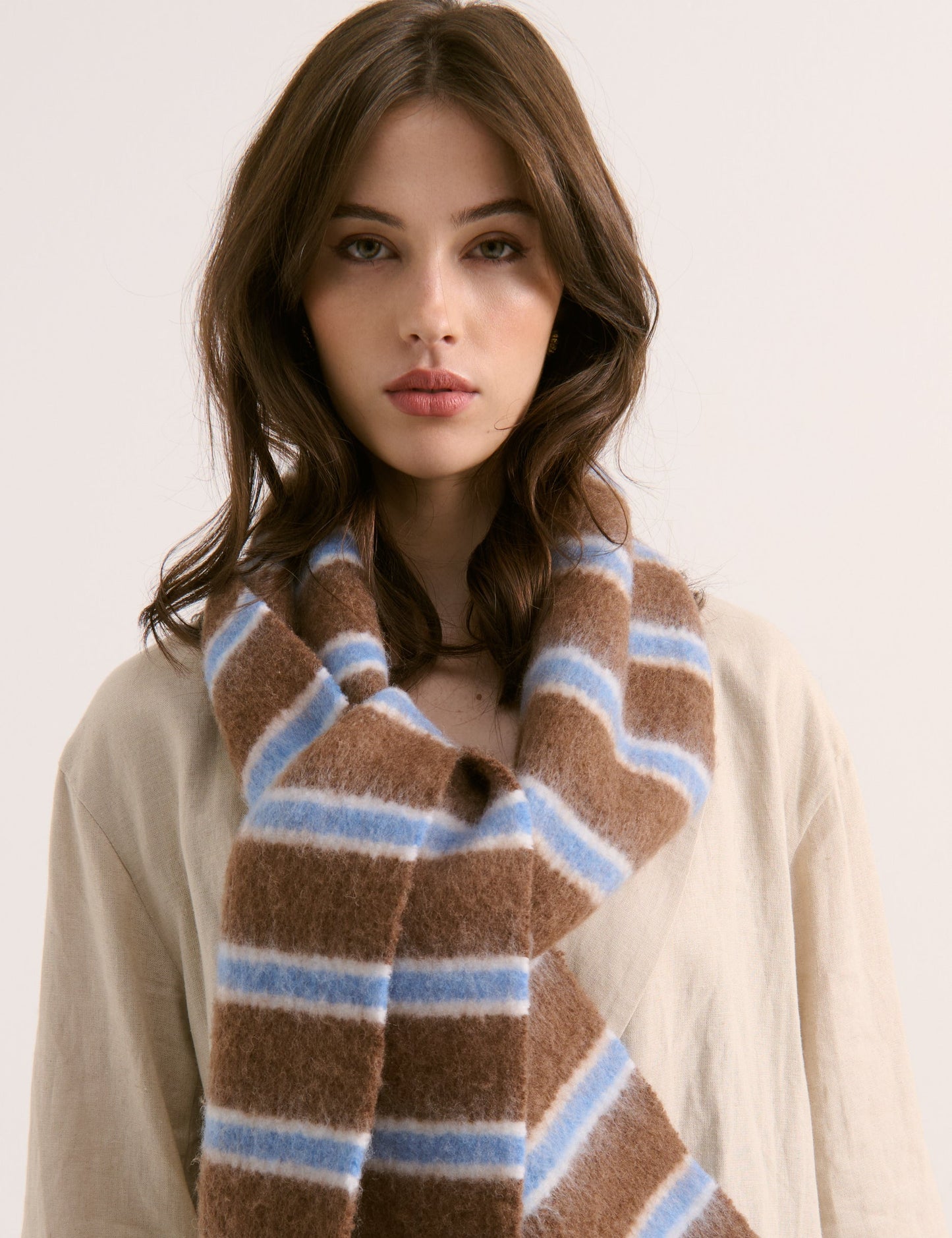 BROWN/BLUE SCARF