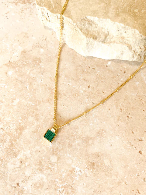 NEYSA STONE CHARM 18K NECKLACE
