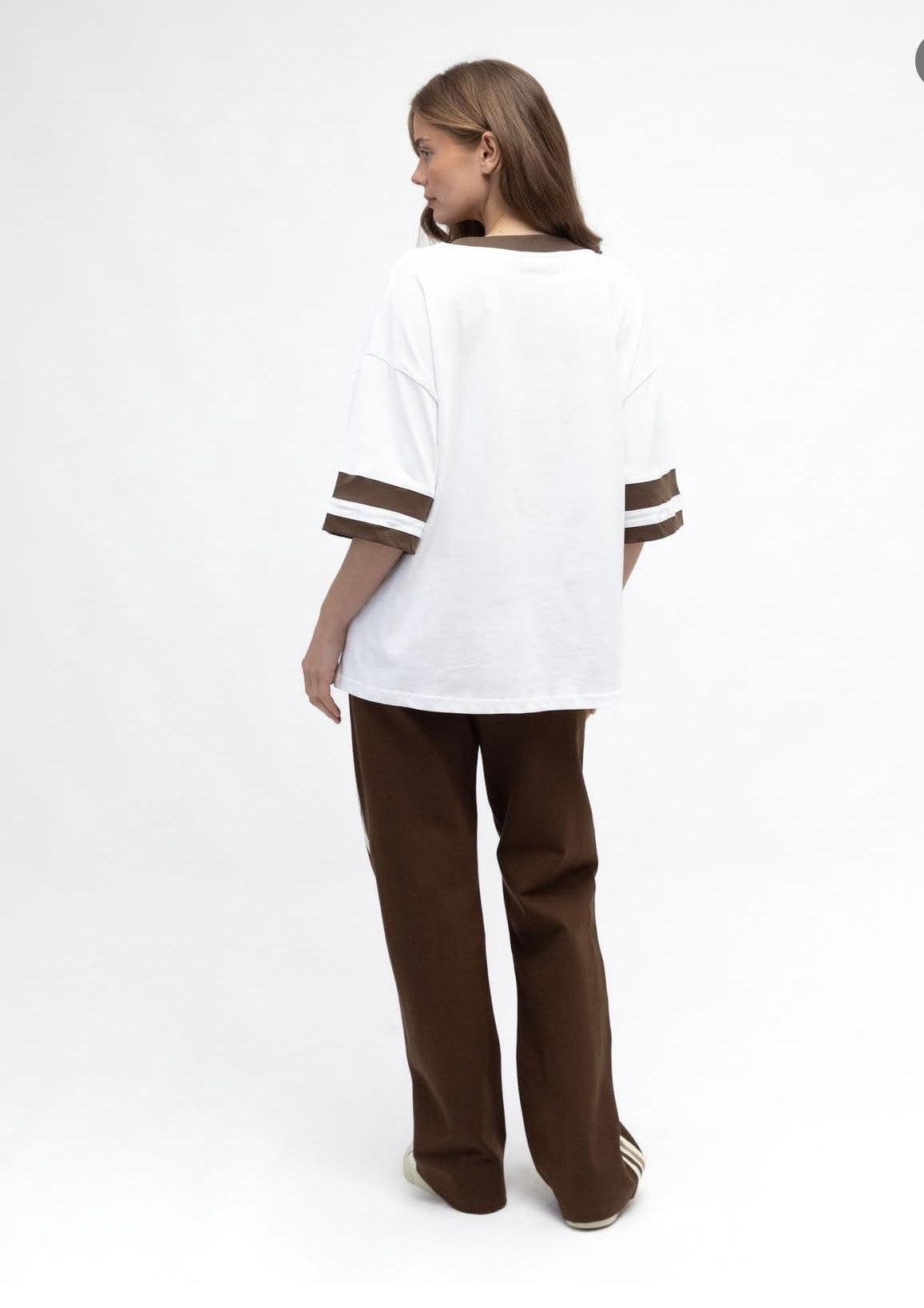 EBBI BROWN/WHITE TEE